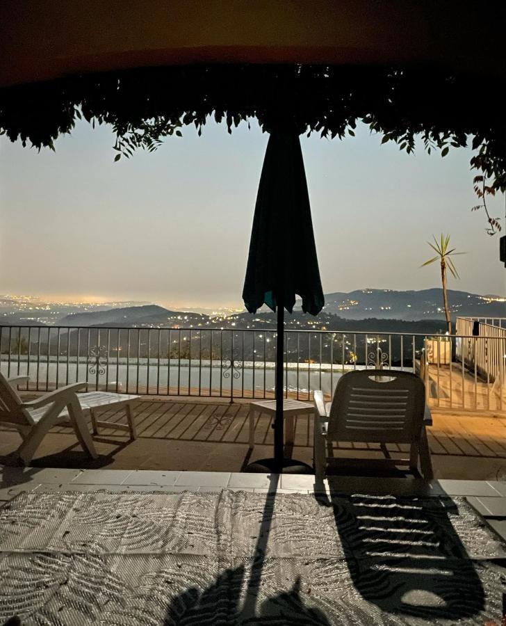 Les Volets Bleus Hotell Spéracèdes Exteriör bild